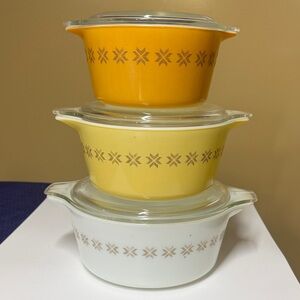 Sold
Pyrex Town & Country 473, 474 & 475 Casserole Dishes set all with Lids